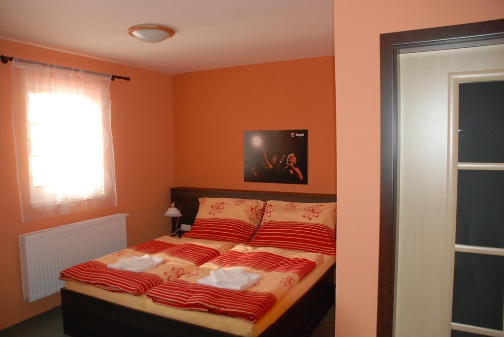 Vinarstvi U Kaplicky Hotel Zajeci Room photo